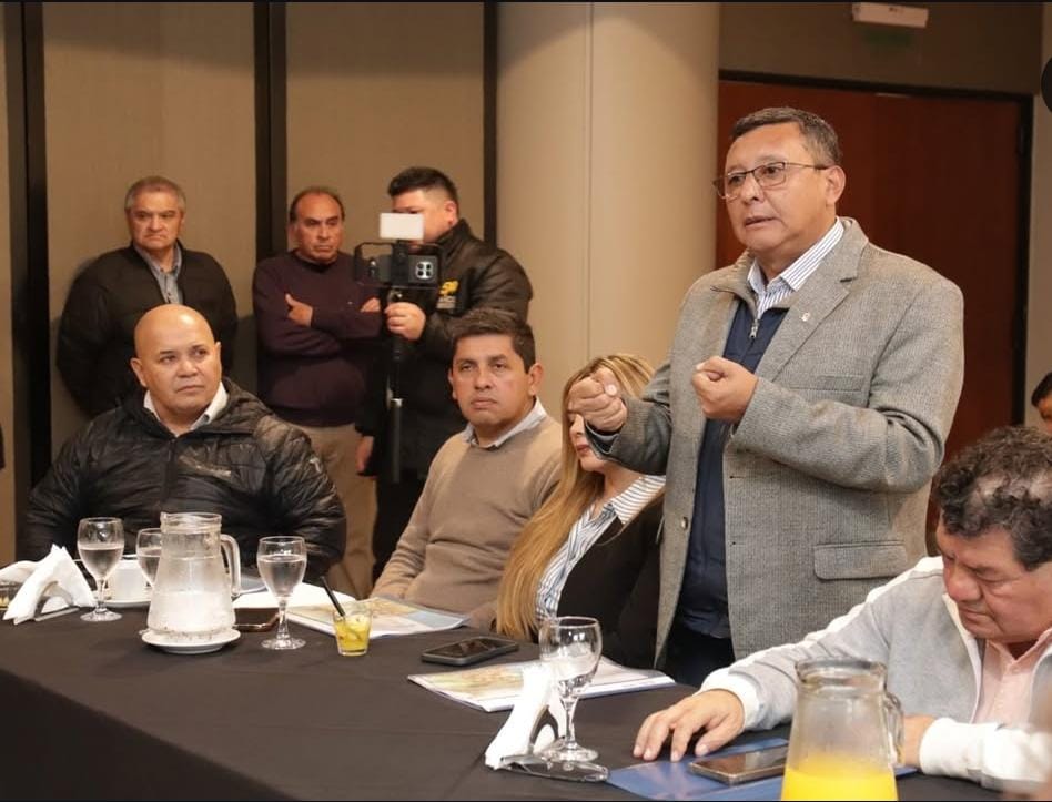 Darío Monteros encabezó una reunión para avanzar en la conmemoración de los 60 años del cierre de los ingenios